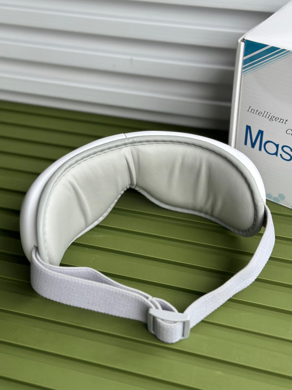 EYE MASSAGER