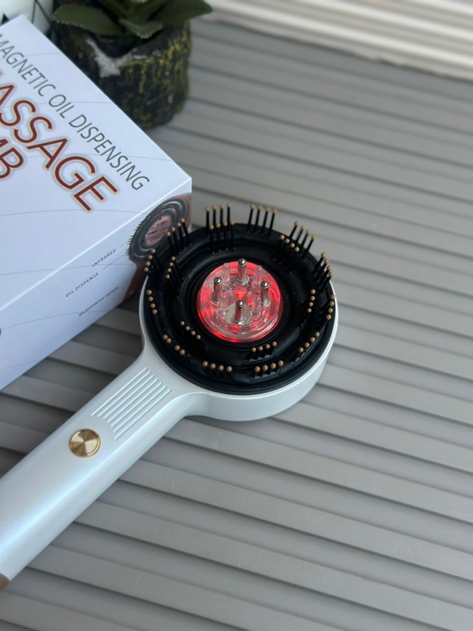 Magnetic Oil Dispensing Massage Comb